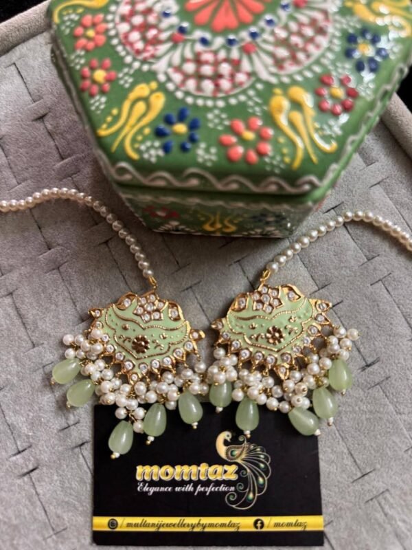 Multani studs