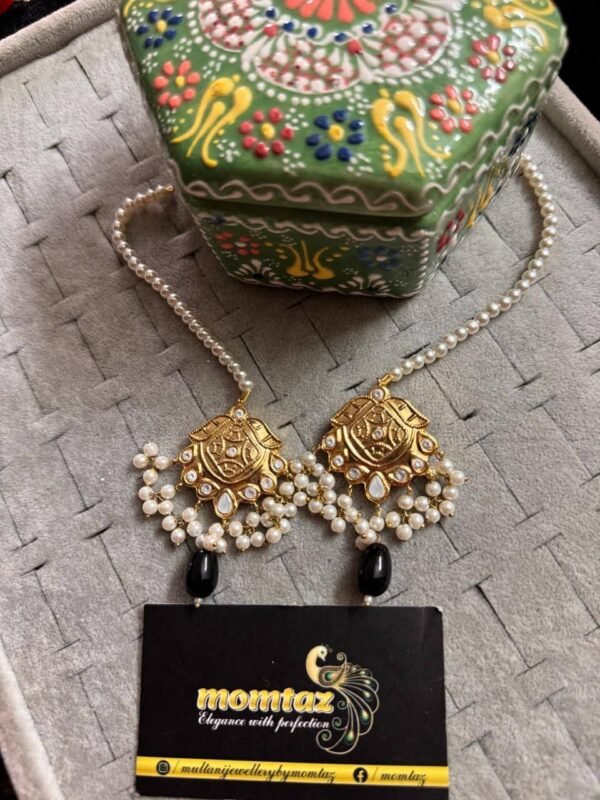Multani studs