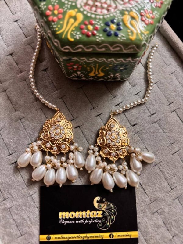 Multani studs